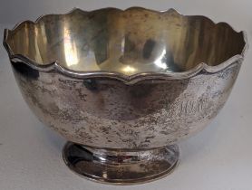 A Chinese export silver bowl by Wang Hing, gilt interior, monogrammed, marks to base, 230g, D.17.5