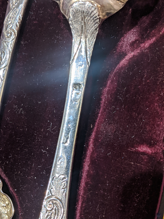 A cased set of four Georgian silver berry spoons, together with 2 cased pairs of Georgian silver - Image 2 of 5