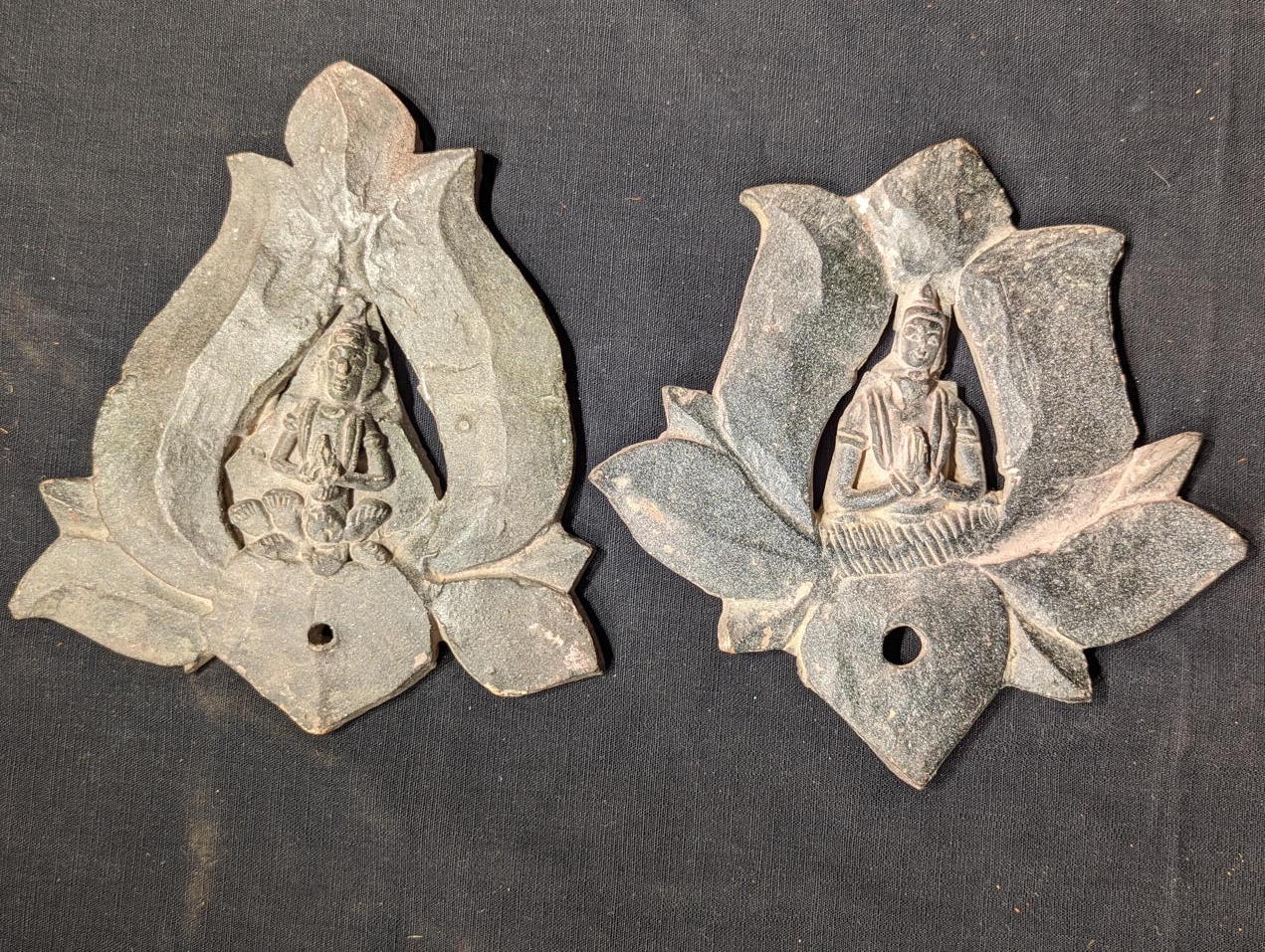 Pair of Thai Buddhist Terracotta Votive Plaques, Ayutthaya Period, from a private collection - Image 2 of 2