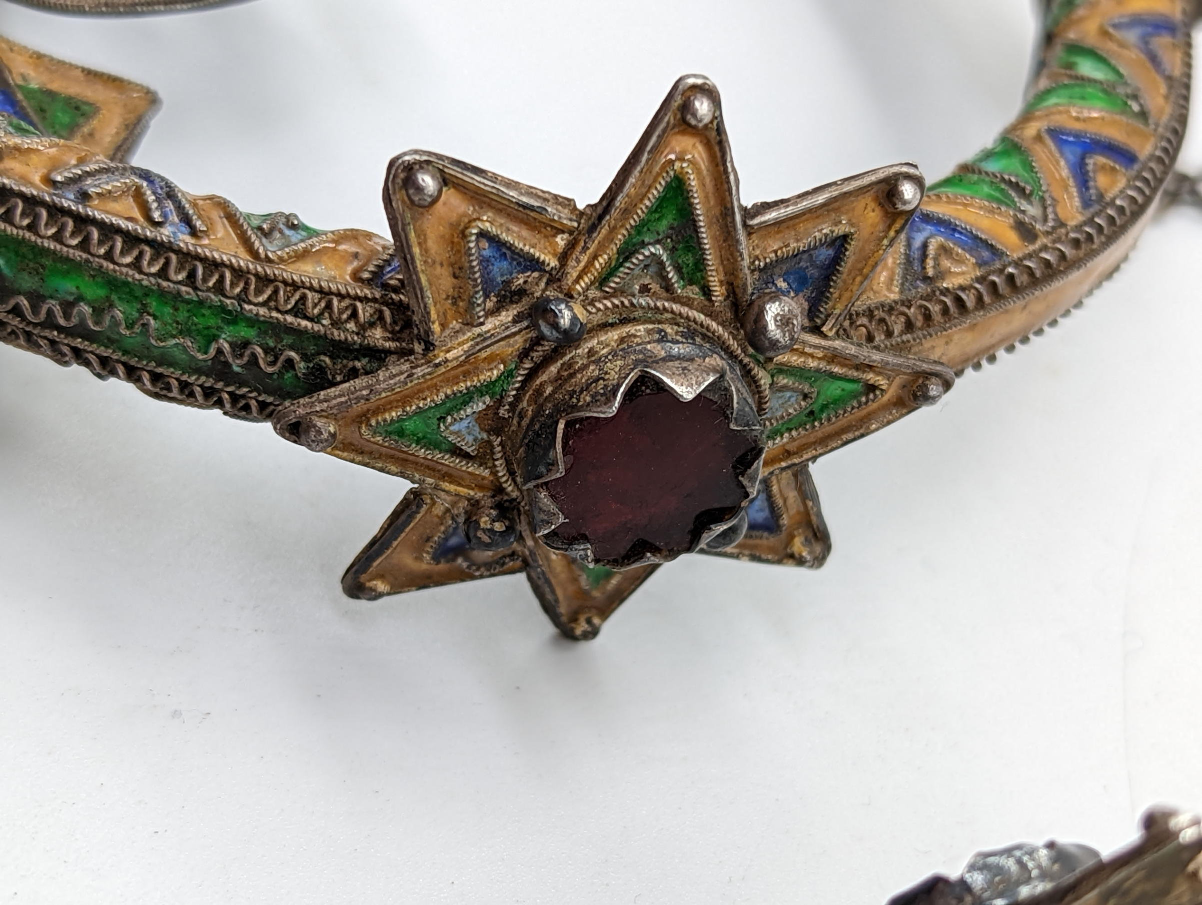 A pair of Moroccan Berber silver headdresses, enamelled with ornaments and chains - Image 7 of 8