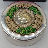 A Stuart Devlin silver commemorative silver box, the lid depicting The Prince of Wales and Lady