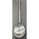 A James I silver seal spoon by William Caldwell, initialed seal, London, 1604, 42g, L.16.5cm