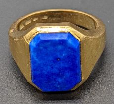 An 18ct gold Lapis Lazuli signet ring, 8g