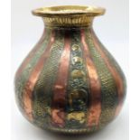 A fine 18th century South Indian tanjore (Ganga-Jumna) lota vessel, H.16.5cm