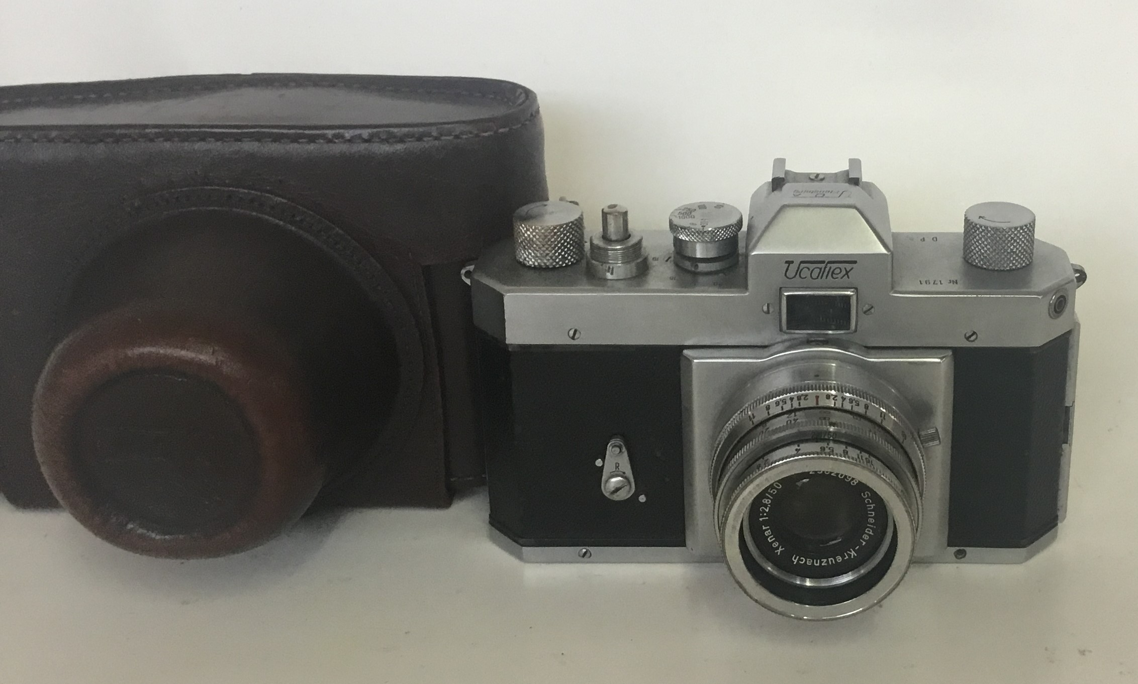 Elop Ucaflex Camera Serial No:1791 Lens: 50mm Schneidar Xenar Accessories: Leather Case Age of Item:
