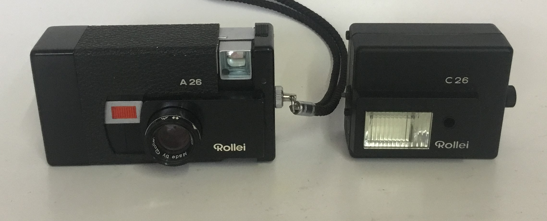 Rollei A26 Camera Serial No:3687119 Lens: 40mm Sonnar Accessories: C26 Flash Unit + Charger Age of