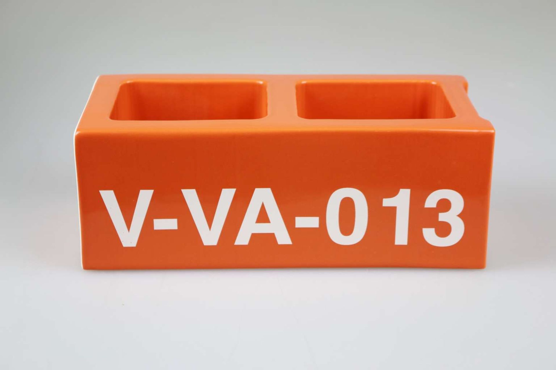 Virgil ABLOH für Vitra, 3er Set, Jean Prouvé, "Antony" und "Petite Potence" sowie Ceramic Brick. - Bild 20 aus 23