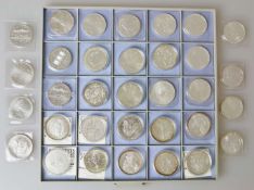 Konvolut von 33 Silbermünzen