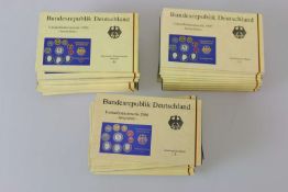 BRD, Sammlung von 30 Umlaufmünzenserien 1996-2001