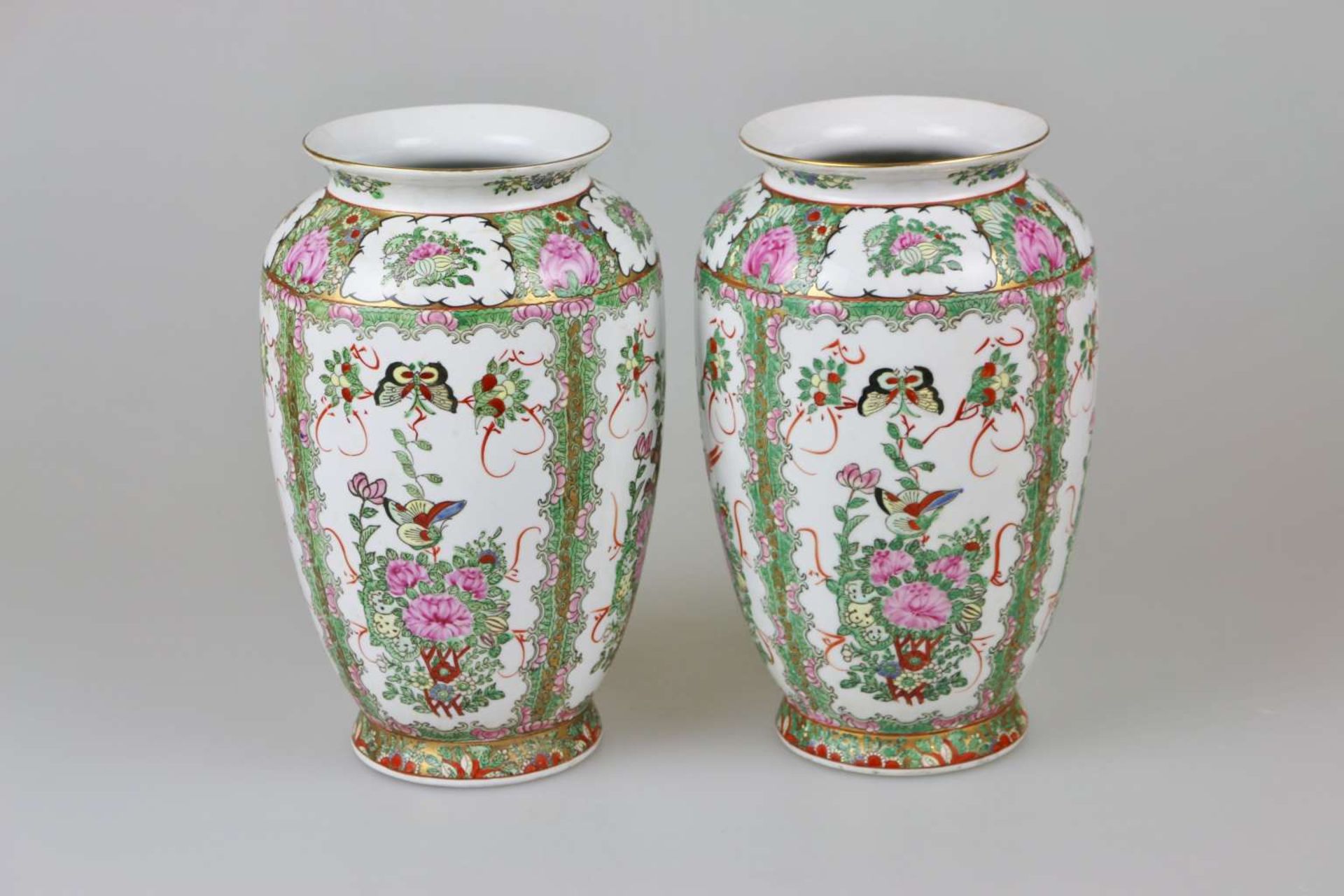Paar 'Famille rose'-Vasen - Bild 2 aus 3