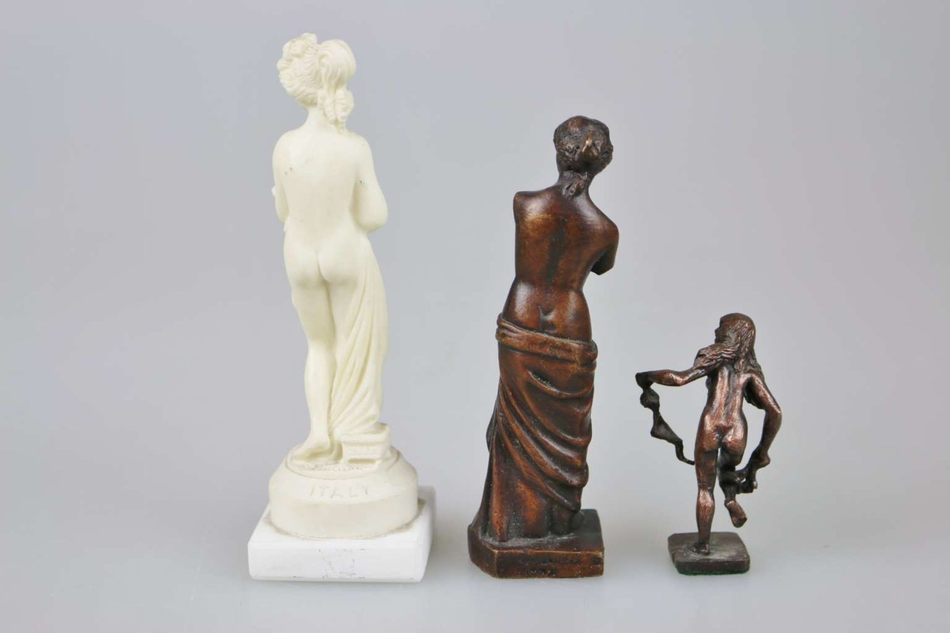 Drei Statuetten - Bild 2 aus 3