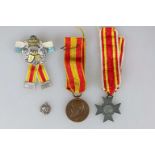 Kriegsverdienstkreuz und Regierungs-Jubiläums-Medaille