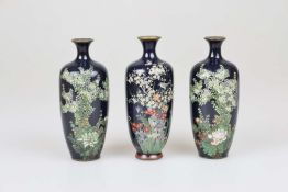 3 kleine Cloisonné-Vasen