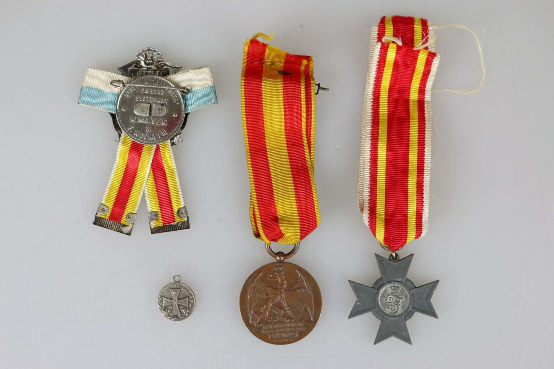 Kriegsverdienstkreuz und Regierungs-Jubiläums-Medaille - Bild 2 aus 2