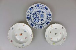 Meissen, 3 Teller, um 1900