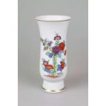 Meissen Vase, Kakiemon Dekor mit Schmetterling