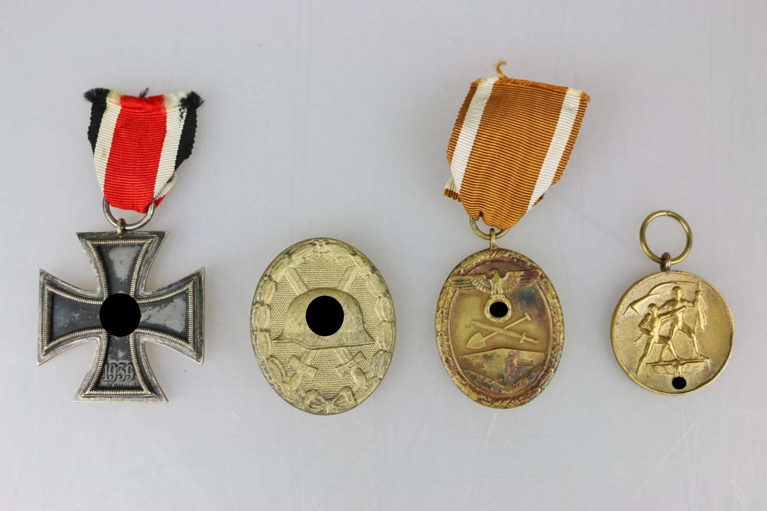 Wehrmacht 4 Auszeichnungen