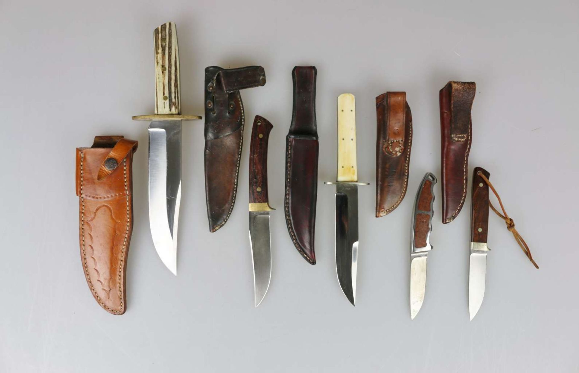 Konvolut von 5 Western/Jagd Messern - Bild 2 aus 3