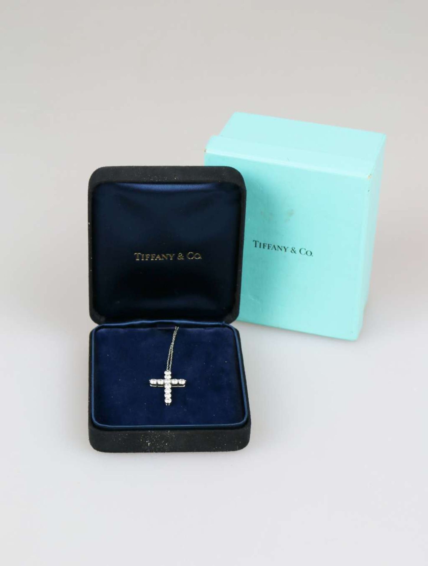 Tiffany & Co. Kreuz-Anhänger in Platin mit Brillanten