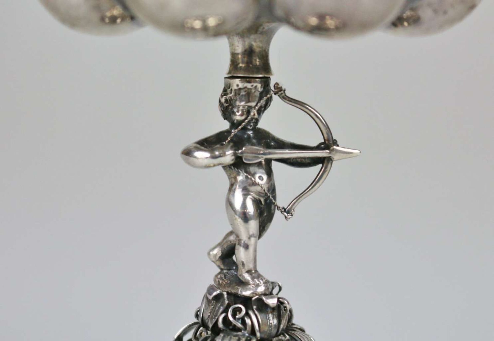 Silberpokal mit bogenschießenden Amor - Image 3 of 3