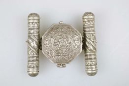 Gebetsschatullen mit Amulettbox