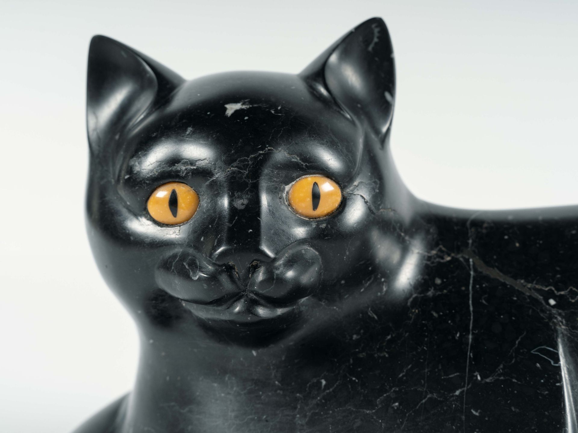 François-Xavier Lalanne, Le chat.Marble. (Around 1990). Ca. 15 x 31 x 16 cm. A numbered copy from an - Image 5 of 6