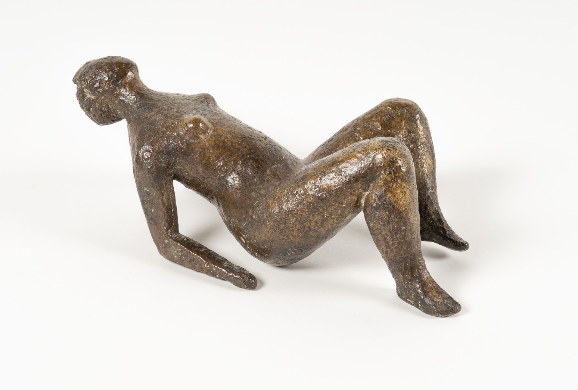 Gustav Seitz, Danae.Bronze with brown patina. (1955). Ca. 9 x 21 cm. A cast aside from the edition - Image 2 of 4