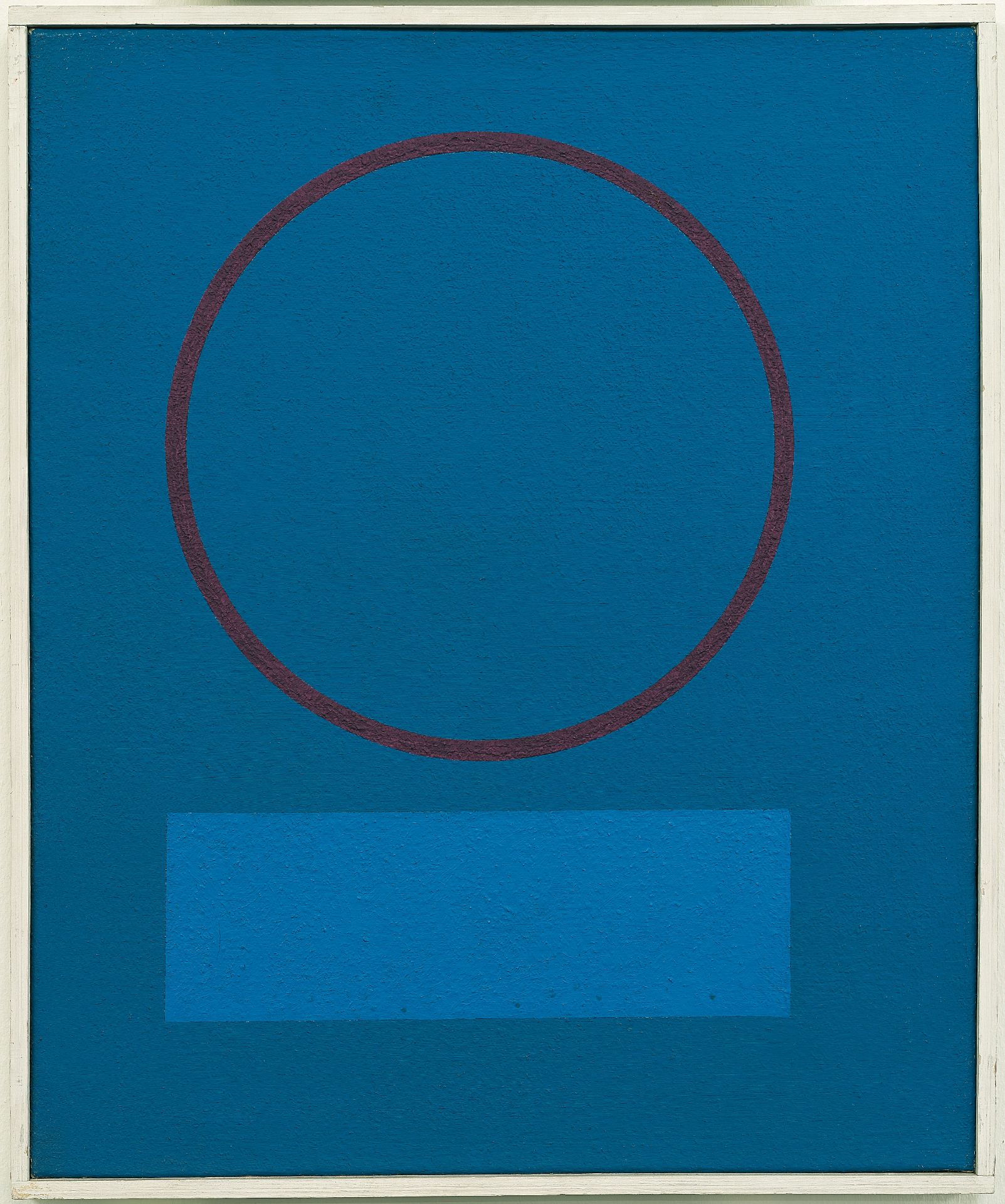 Jean Leppien, Cercle magique violet sur bleu “5/73 VIII”.Oil on canvas. (1973). Ca. 61 x 50 cm. - Image 2 of 3