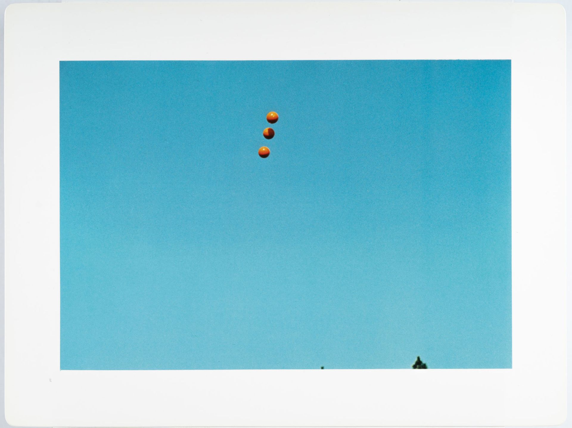 John Baldessari – Throwing three balls in the air to get a straight line (Best of thirty-six attempt - Bild 7 aus 17