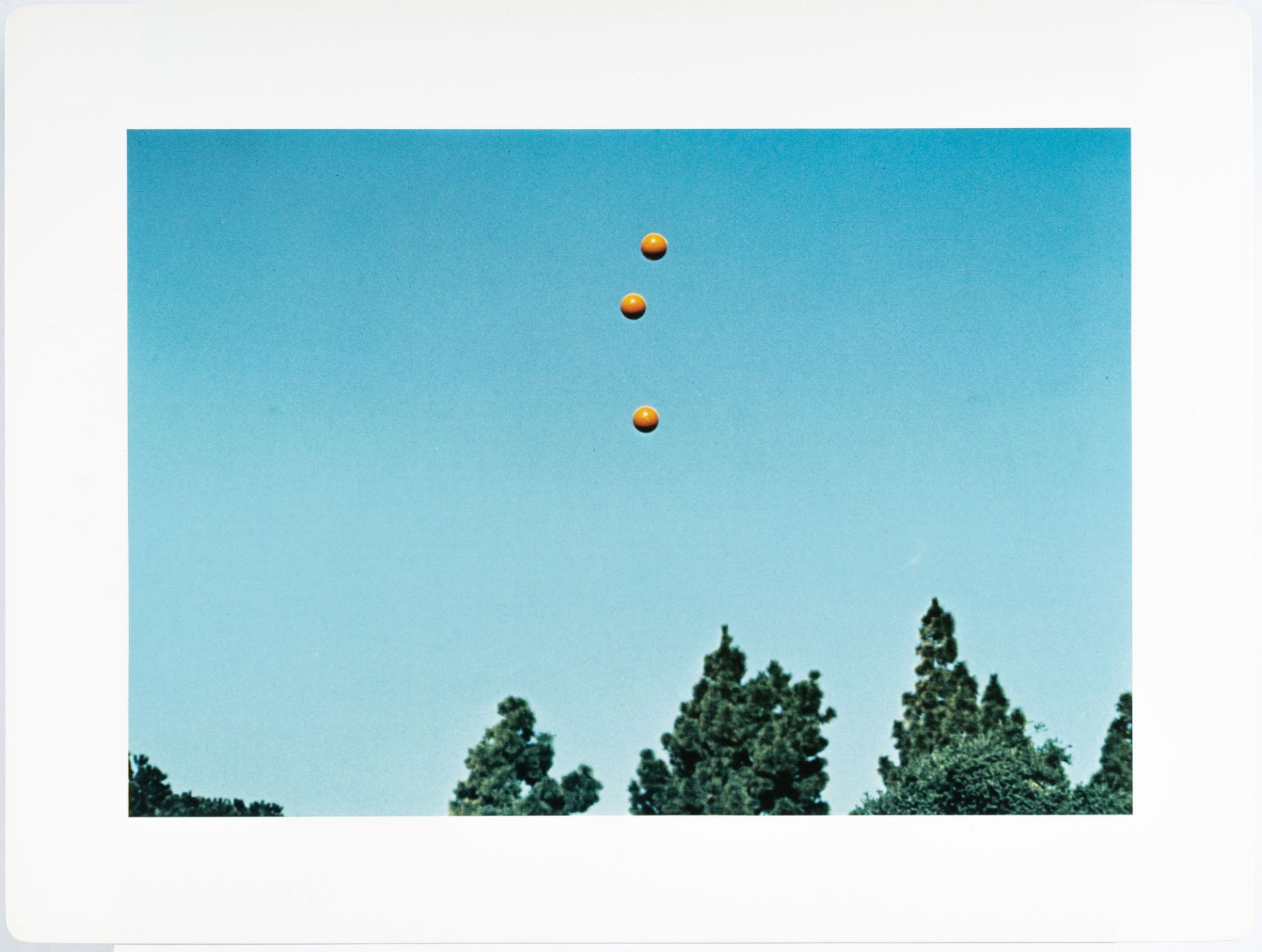 John Baldessari – Throwing three balls in the air to get a straight line (Best of thirty-six attempt - Bild 12 aus 17