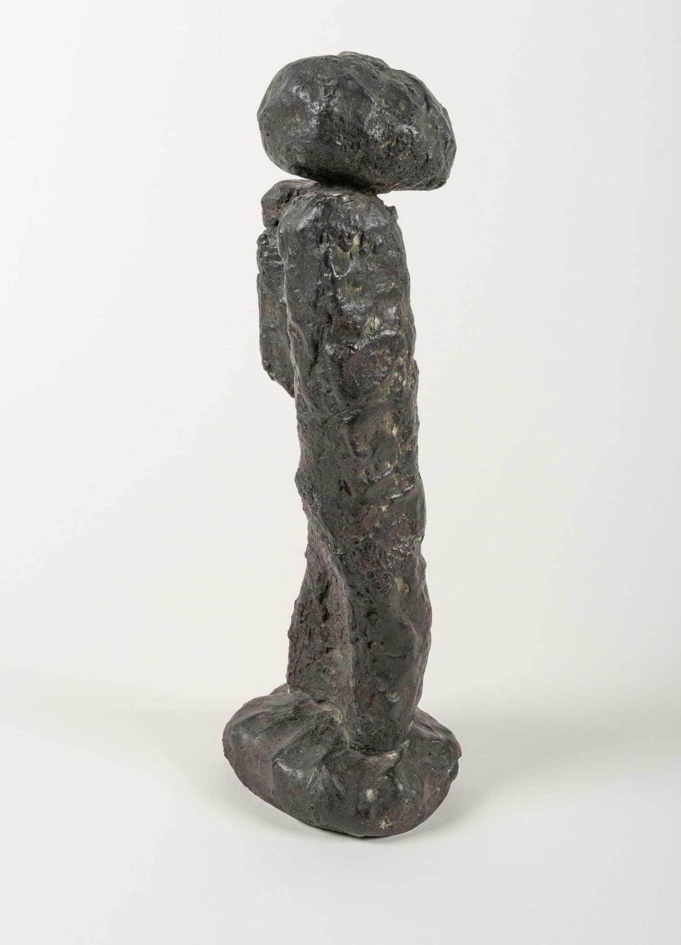 Otto Eder, Small philosopher.Bronze with brown patina. (1950/51). Ca. 43.5 x 11 x 15 cm. A - Image 3 of 4