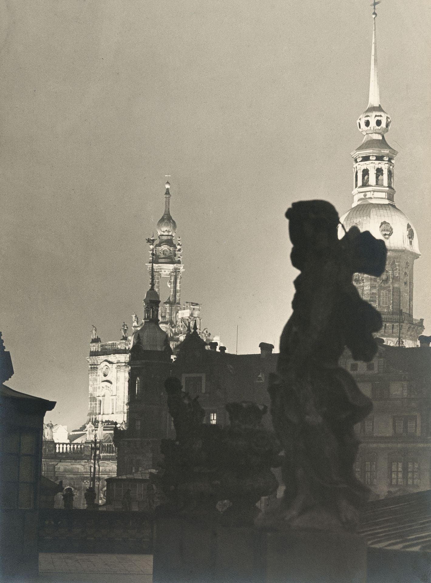 Edmund Kesting, Dresden.Vintage gelatin silver print on photo paper. (1930s). Ca. 39.5 x 29.5 cm (