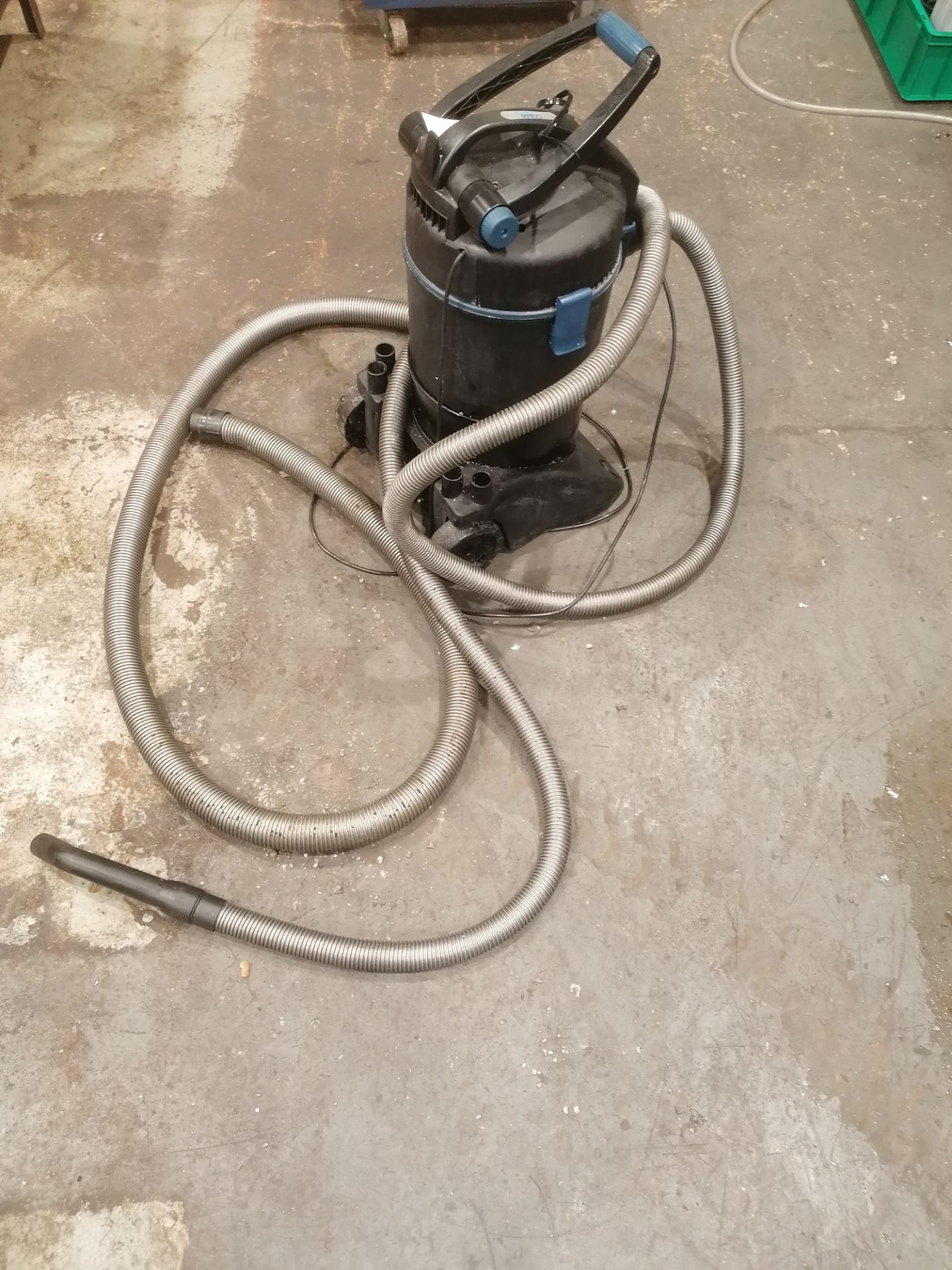 Powervac Hoover Wet Suction 35Ltr