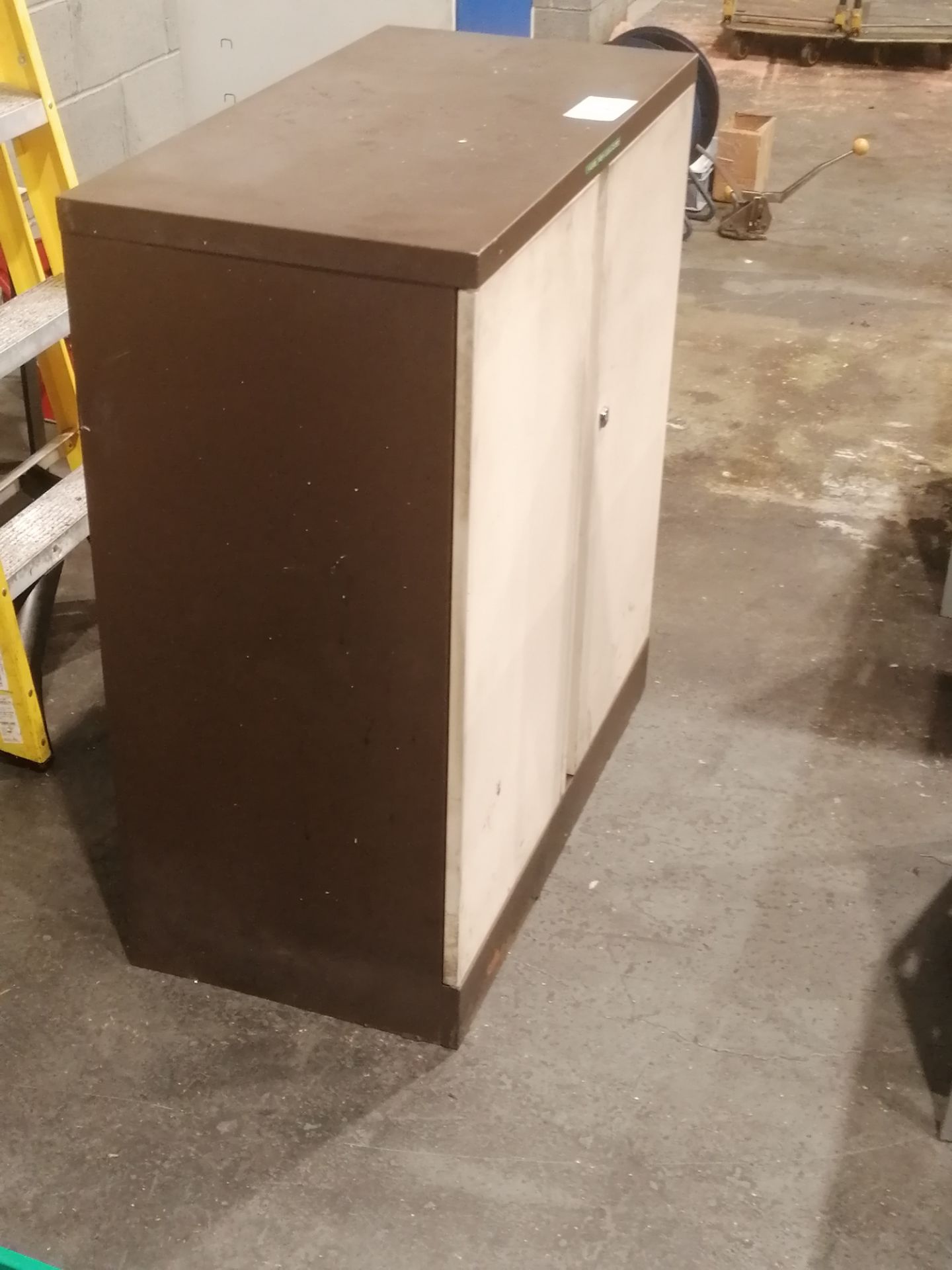 Storage Cupboard 900 x 450 x 1000mm High - Image 3 of 4