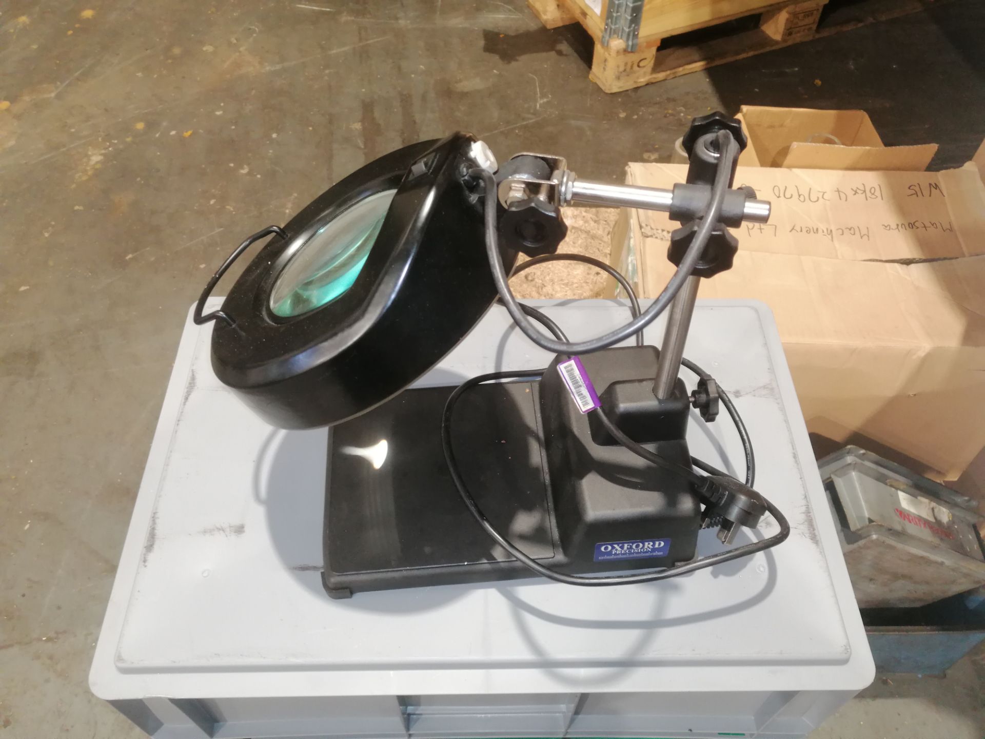 240v Light Up Magnifier (Please Note: Plastic Container Boxes Are Not Included)