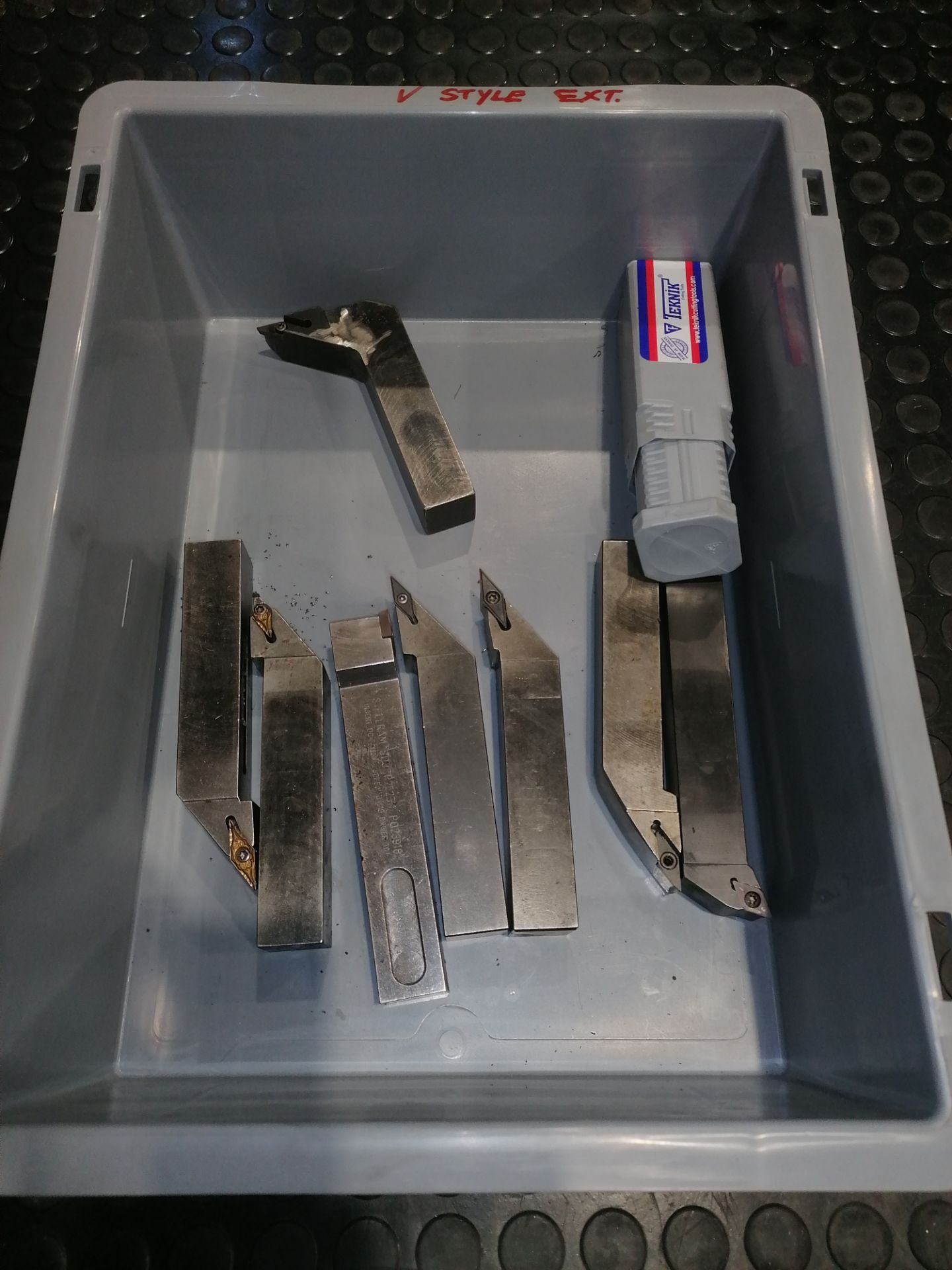 V Style Tooling Tools (Various Sizes) (Please Note: Plastic Container Boxes Are Not Included) - Image 2 of 5