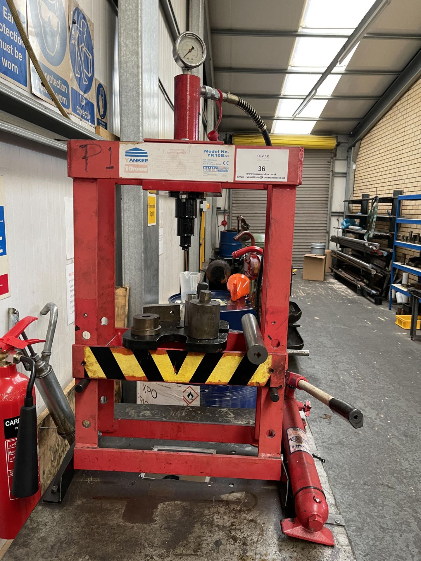 Yale 10 Tonne Hydraulic Workshop Press with Hand Pump and Attachments - Image 4 of 7