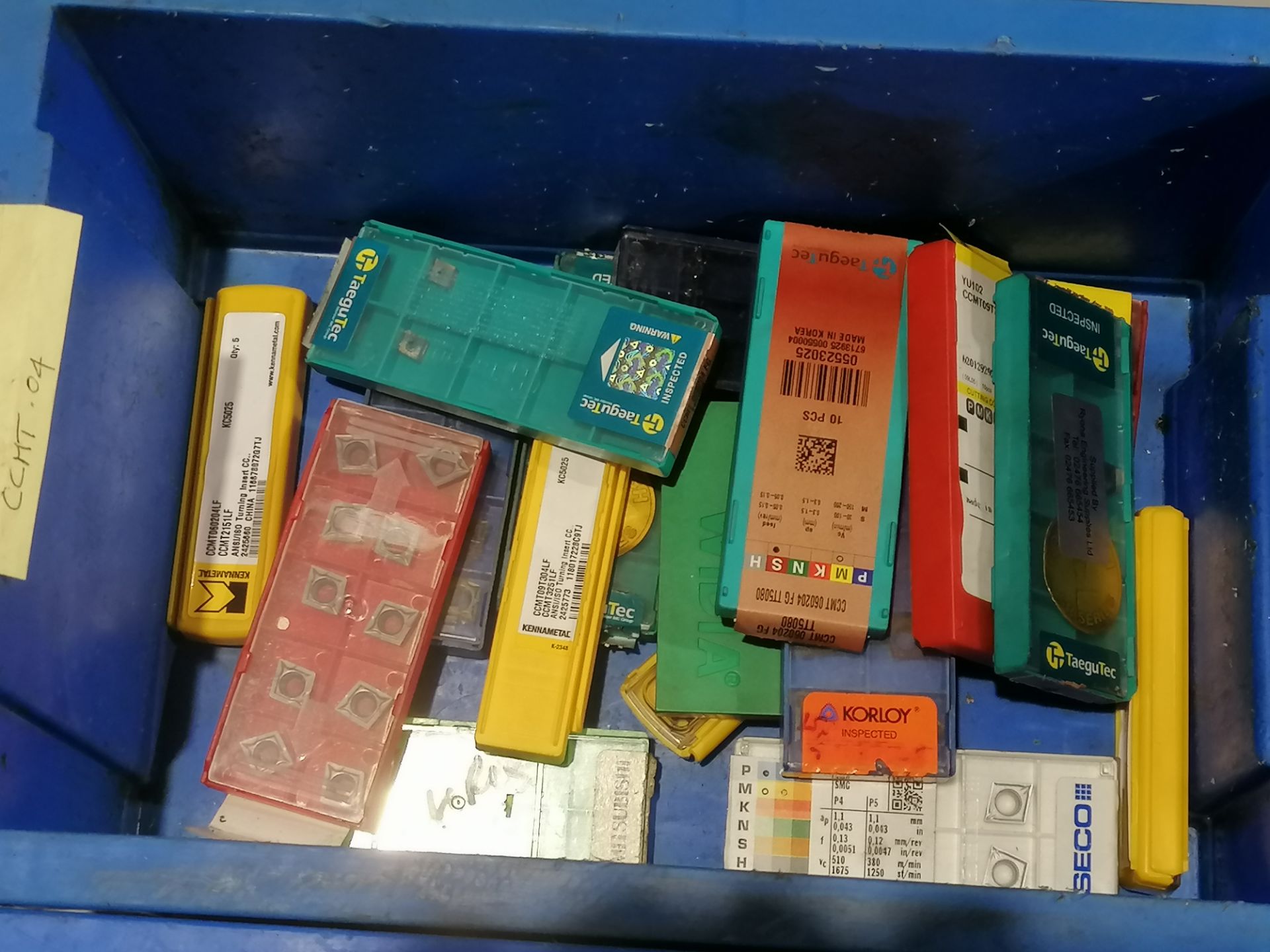 Large Amount Assorted Machine Inserts (C & CCMT .04 Type) (Please Note: Plastic Container Boxes - Image 4 of 5