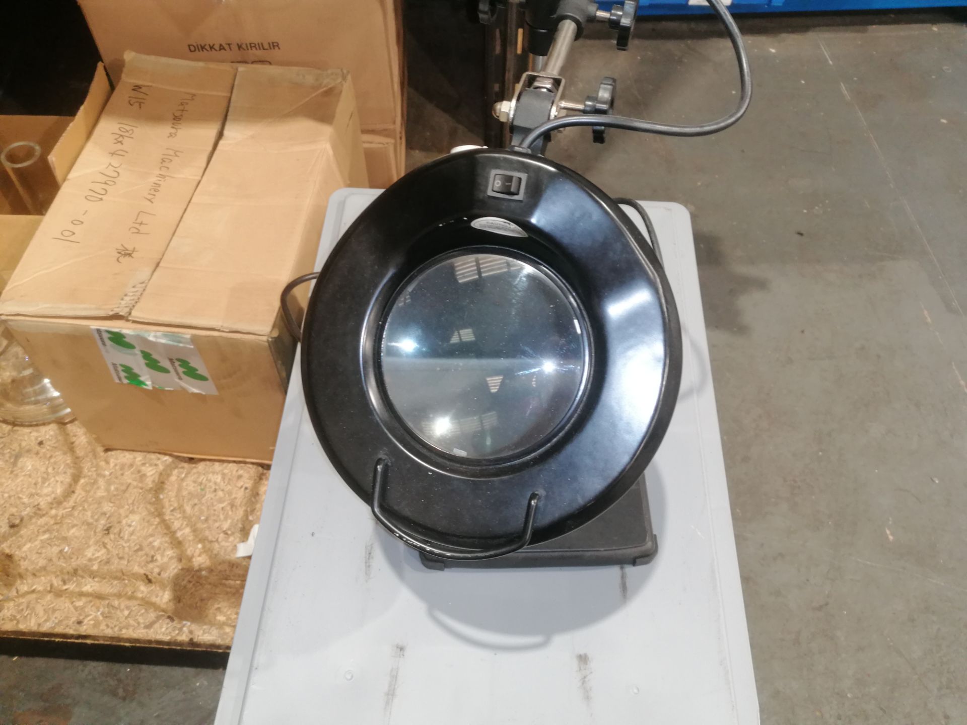 240v Light Up Magnifier (Please Note: Plastic Container Boxes Are Not Included) - Image 2 of 5
