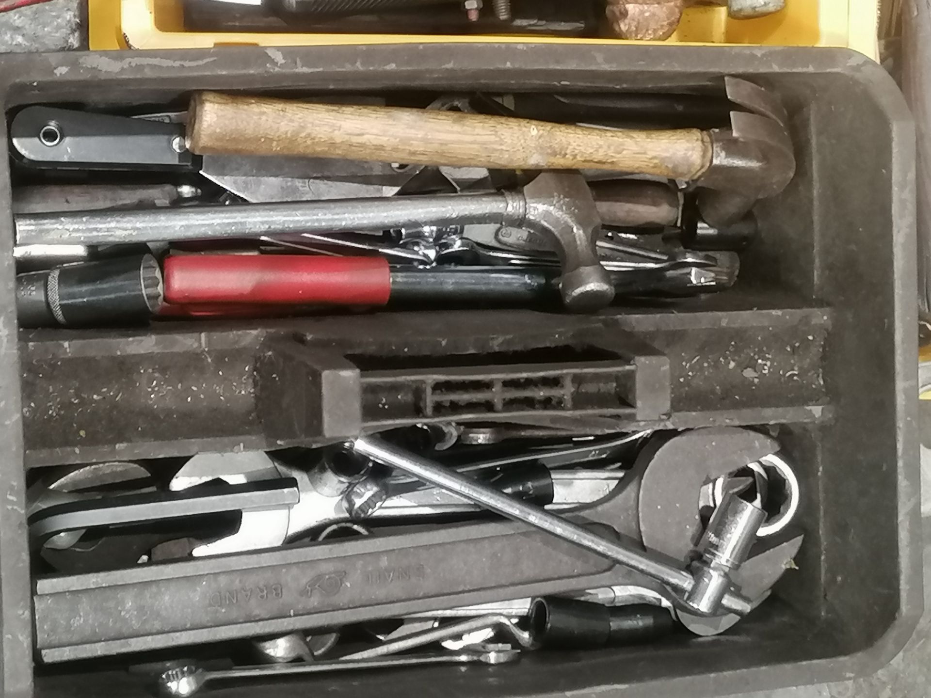 Various Hand Tools (Please Note: Plastic Container Boxes Are Not Included) - Image 5 of 6