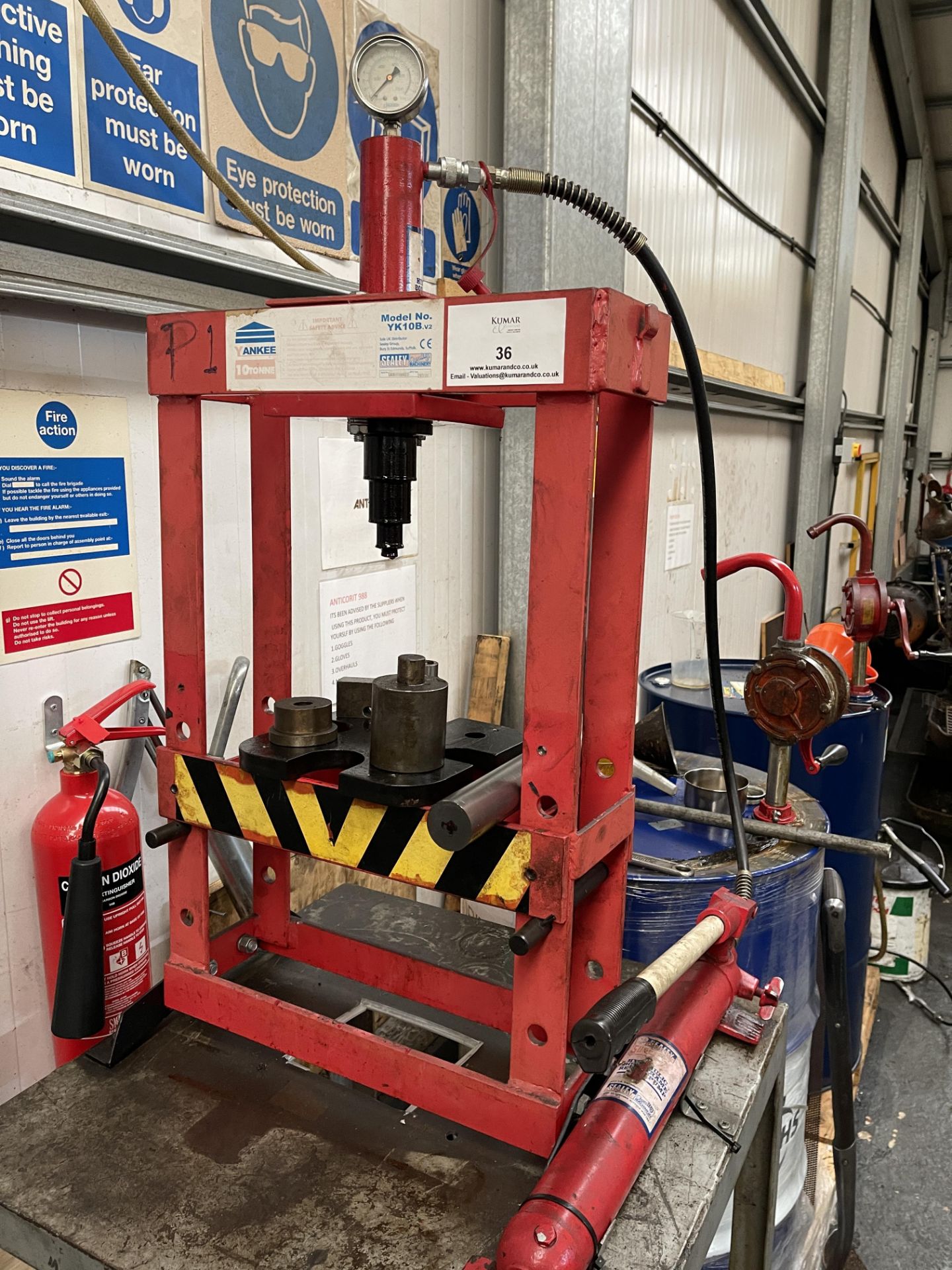 Yale 10 Tonne Hydraulic Workshop Press with Hand Pump and Attachments