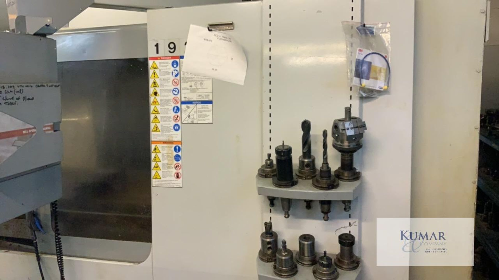 Haas VF7 /50 CE Serial No 1060987 with Haas CNC Controls and associated tooling - Image 12 of 16