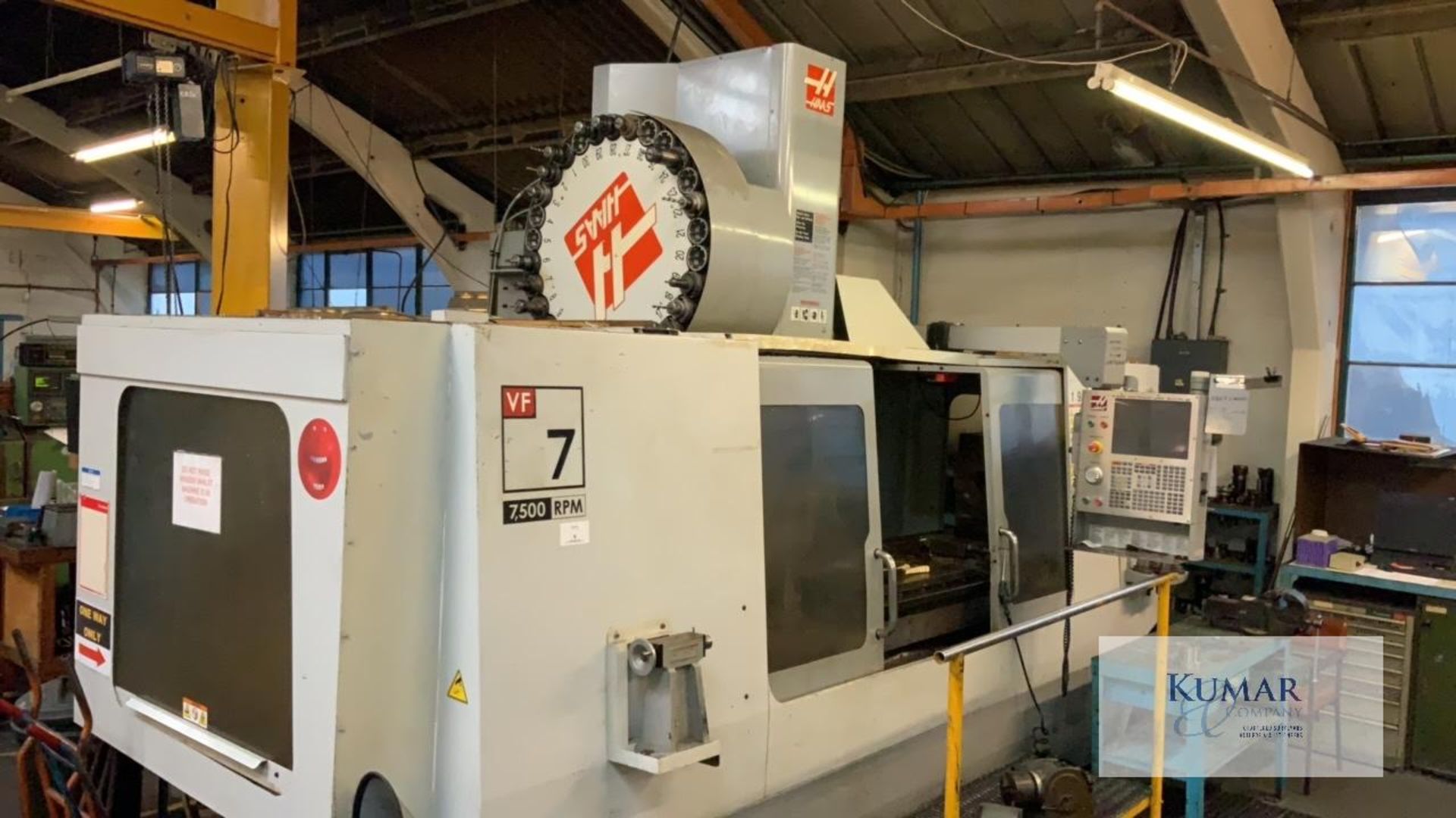 Haas VF7 /50 CE Serial No 1060987 with Haas CNC Controls and associated tooling - Image 14 of 16