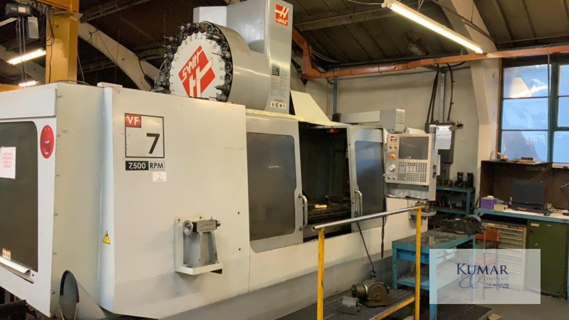 Haas VF7 /50 CE Serial No 1060987 with Haas CNC Controls and associated tooling - Image 2 of 16