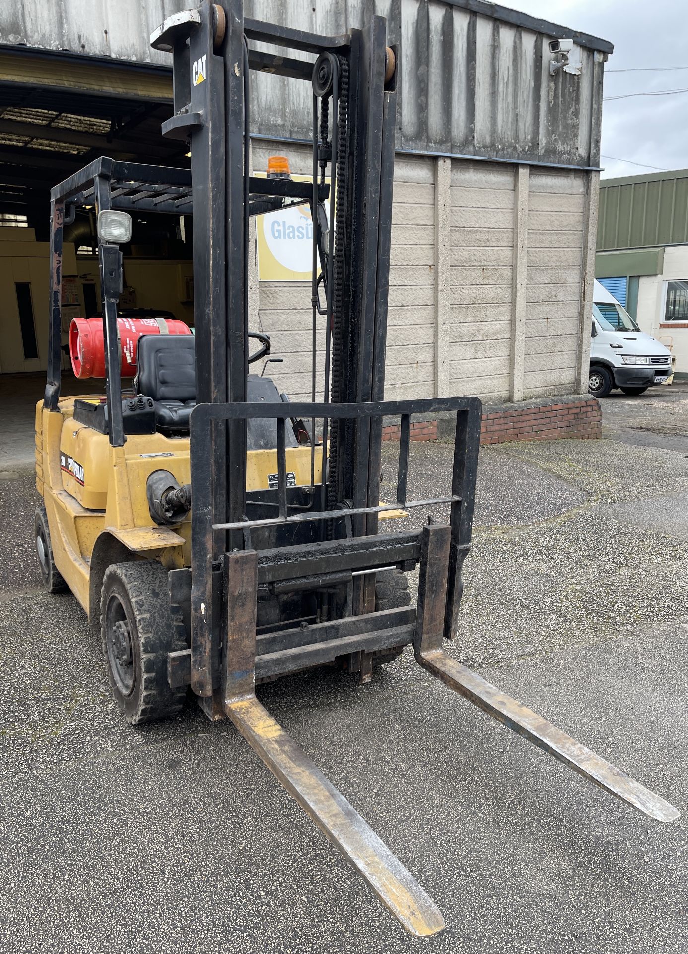 Caterpillar 20, LPG Fork Lift Truck, Serial No. 5AN10210, Rated Capacity 2,000 Kg (1996) - Image 5 of 17