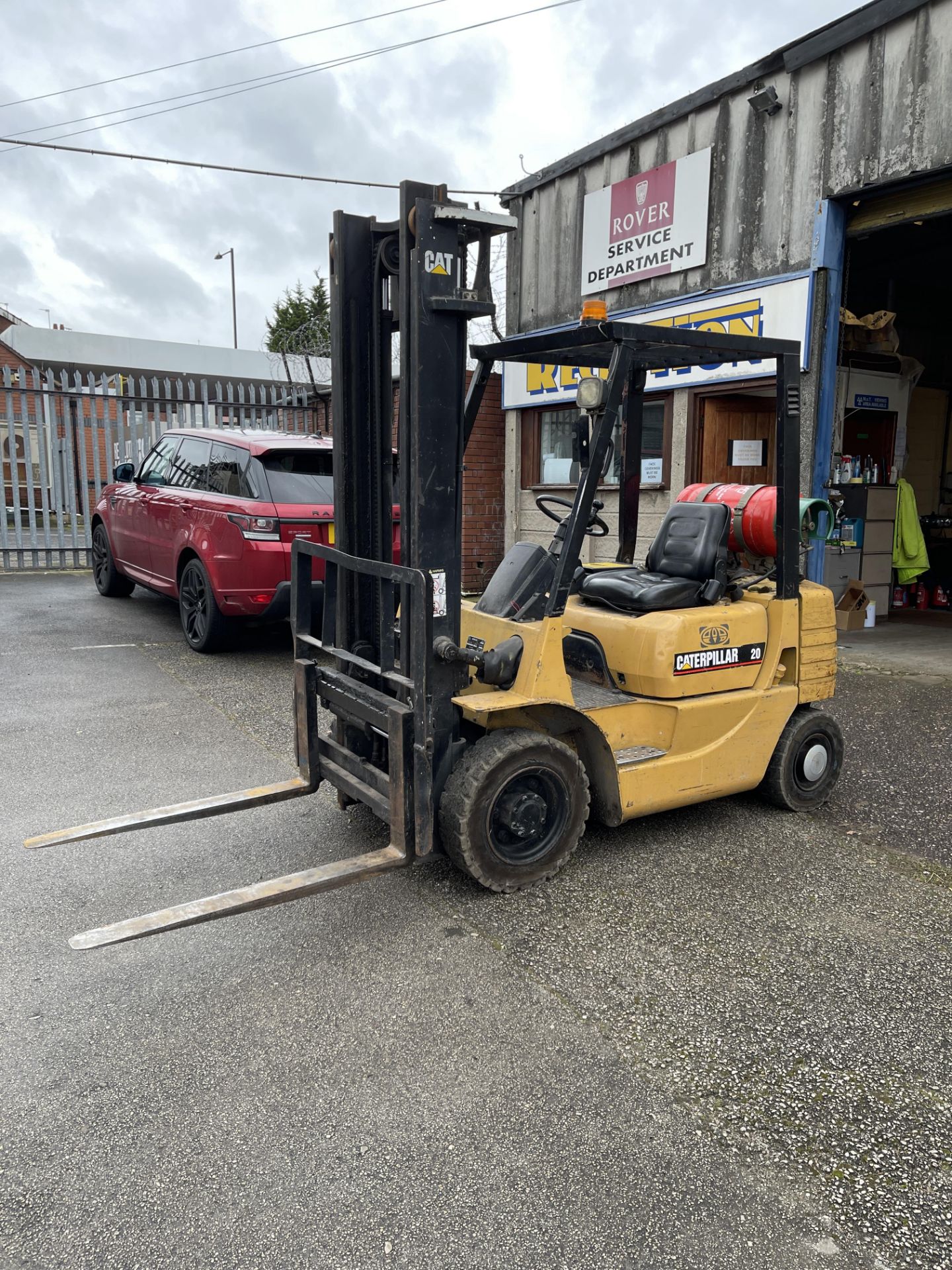 Caterpillar 20, LPG Fork Lift Truck, Serial No. 5AN10210, Rated Capacity 2,000 Kg (1996) - Image 2 of 17