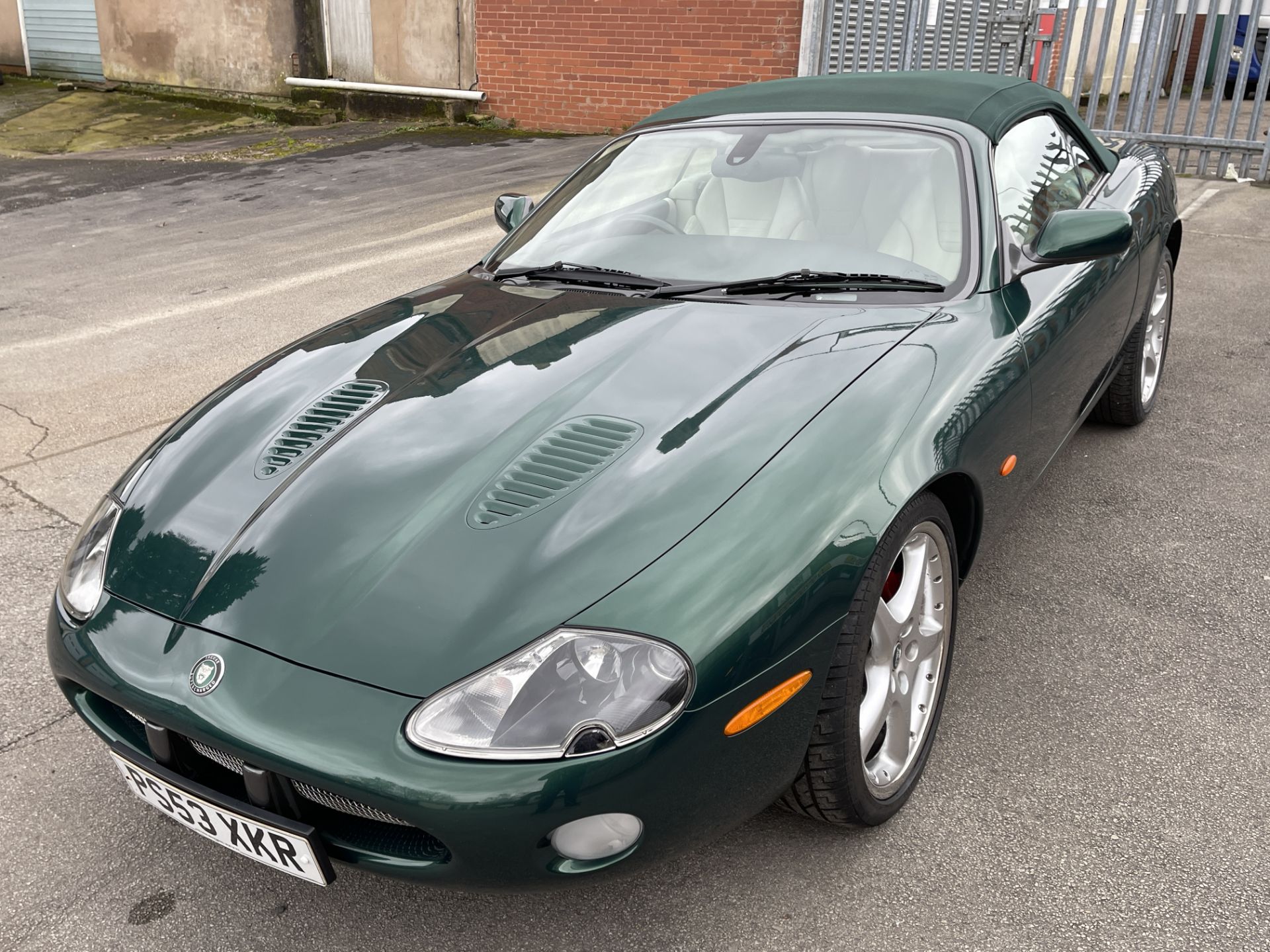 Stunning - Jaguar XKR V8 Supercharged Convertible - British Racing Green - Image 13 of 133