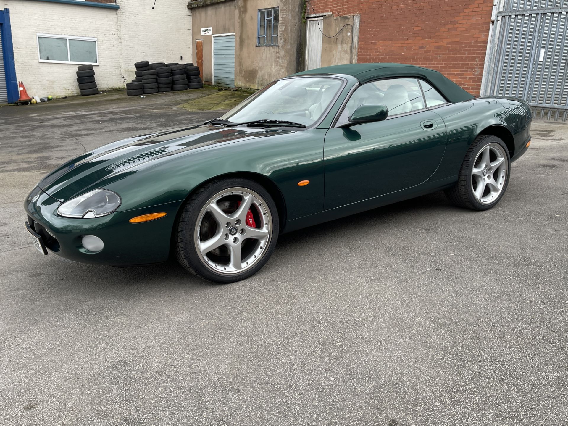 Stunning - Jaguar XKR V8 Supercharged Convertible - British Racing Green - Image 10 of 133