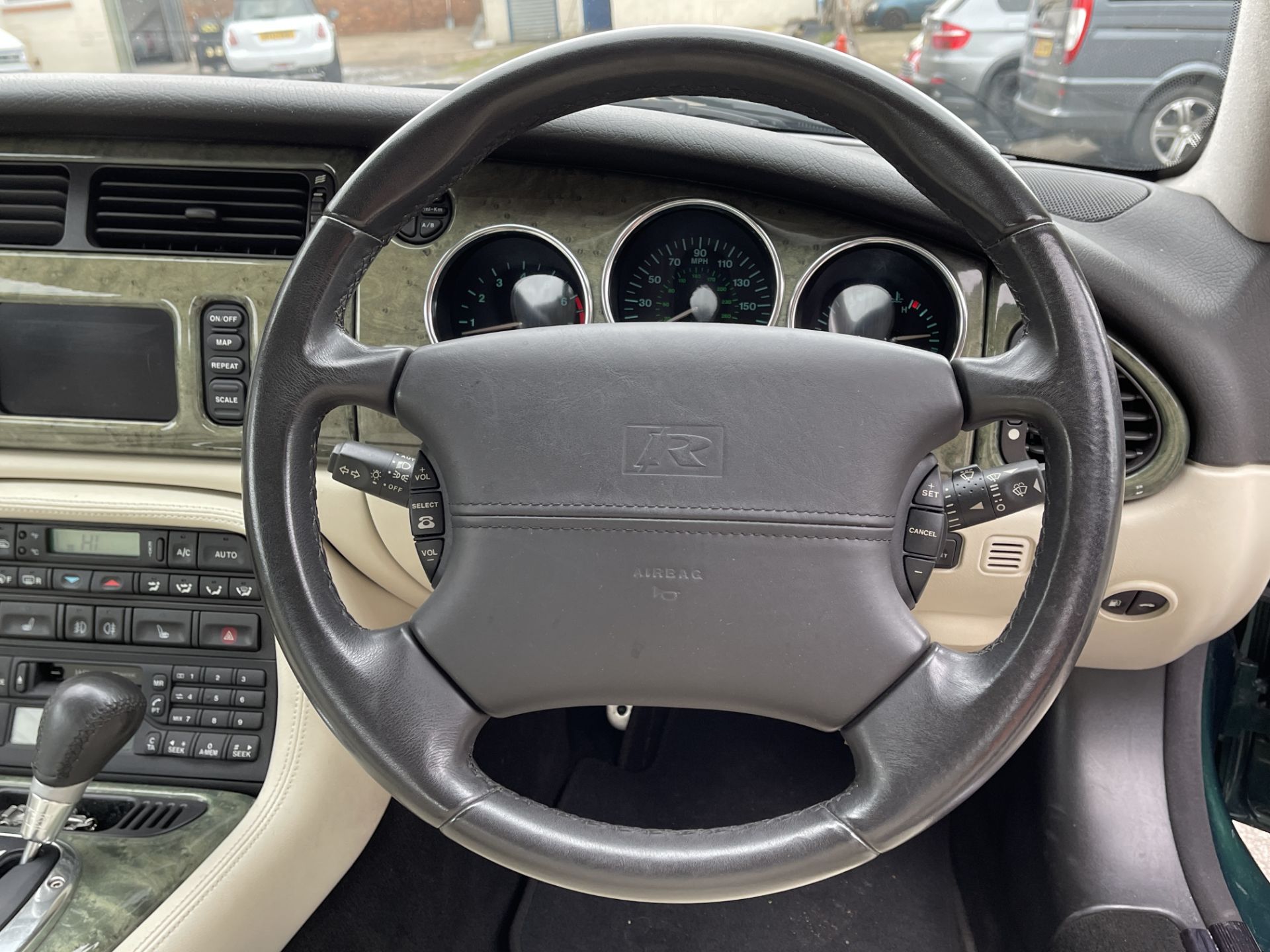 Stunning - Jaguar XKR V8 Supercharged Convertible - British Racing Green - Image 33 of 133