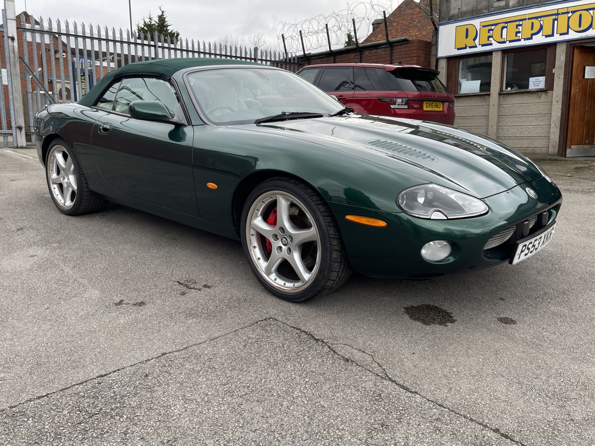 Stunning - Jaguar XKR V8 Supercharged Convertible - British Racing Green - Image 16 of 133